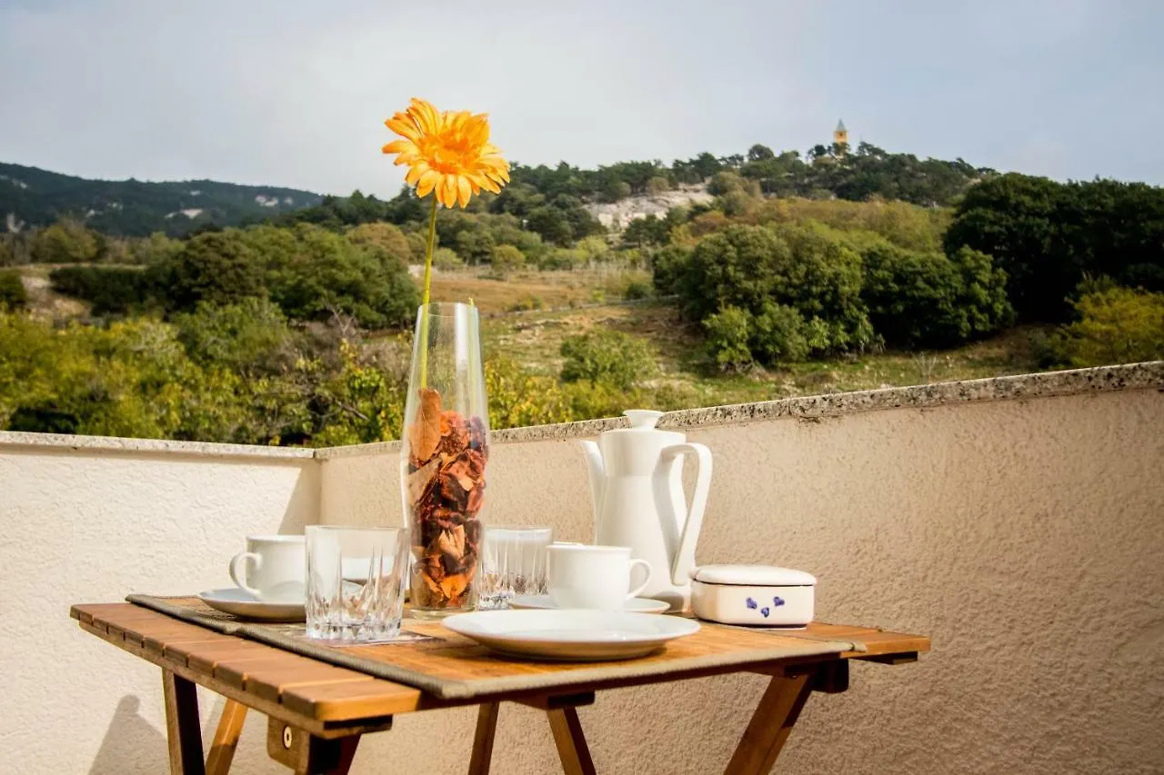 Charming Apartments Do-Ma-Ni Baska  Croatia