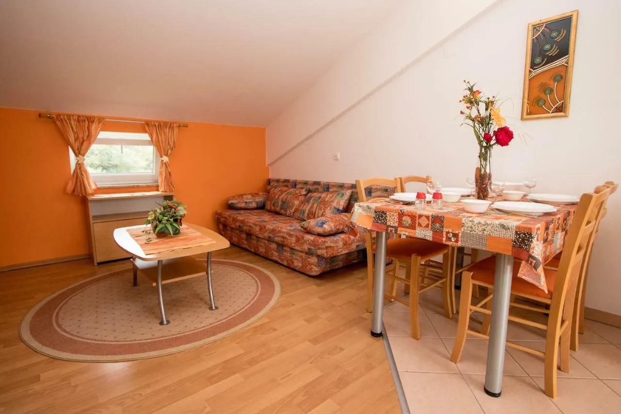 Charming Apartments Do-Ma-Ni Baska  Croatia