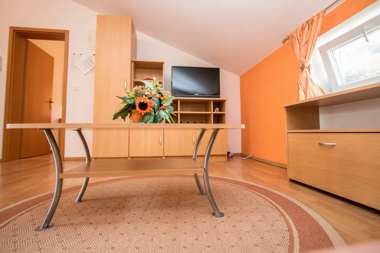 Charming Apartments Do-Ma-Ni Baska  Croatia
