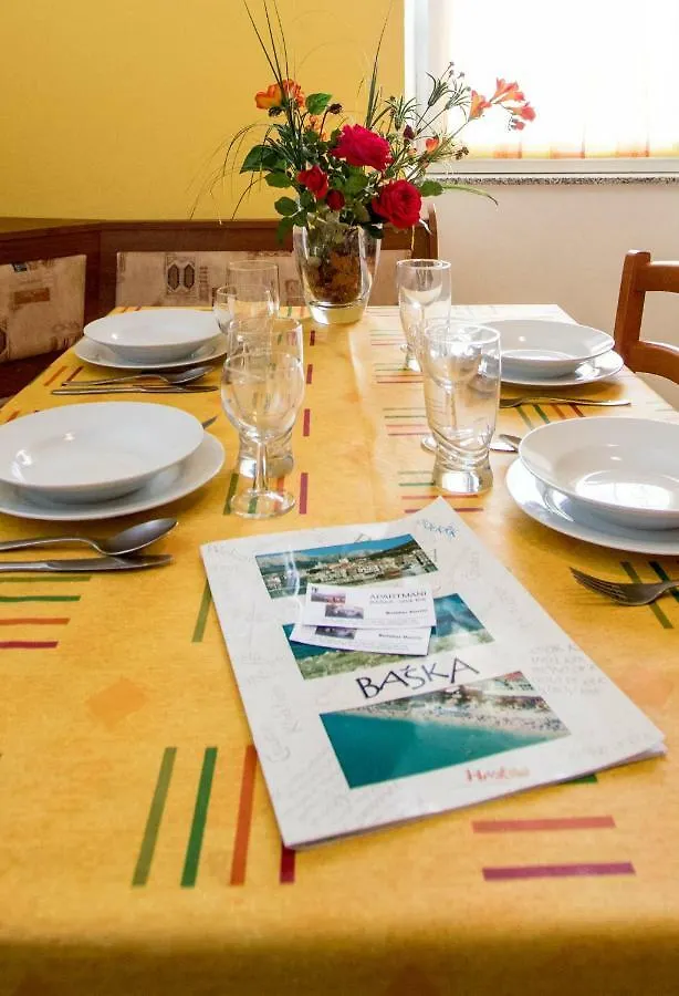 Charming Apartments Do-Ma-Ni Baska  Croatia