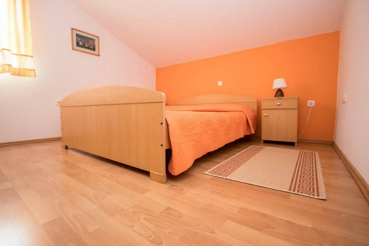 Charming Apartments Do-Ma-Ni Baska  Baska (Krk)