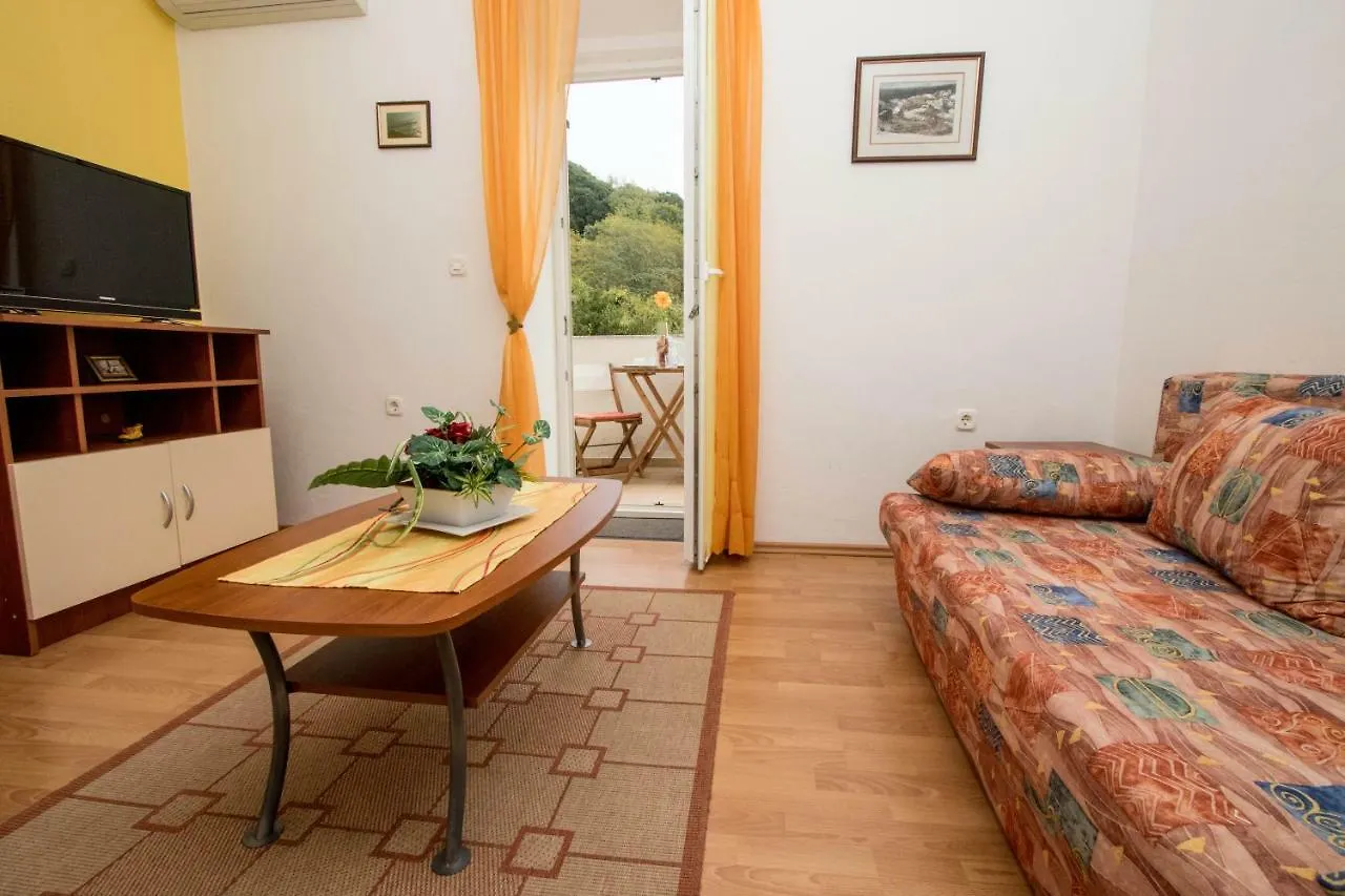 Charming Apartments Do-Ma-Ni Baska  Croatia
