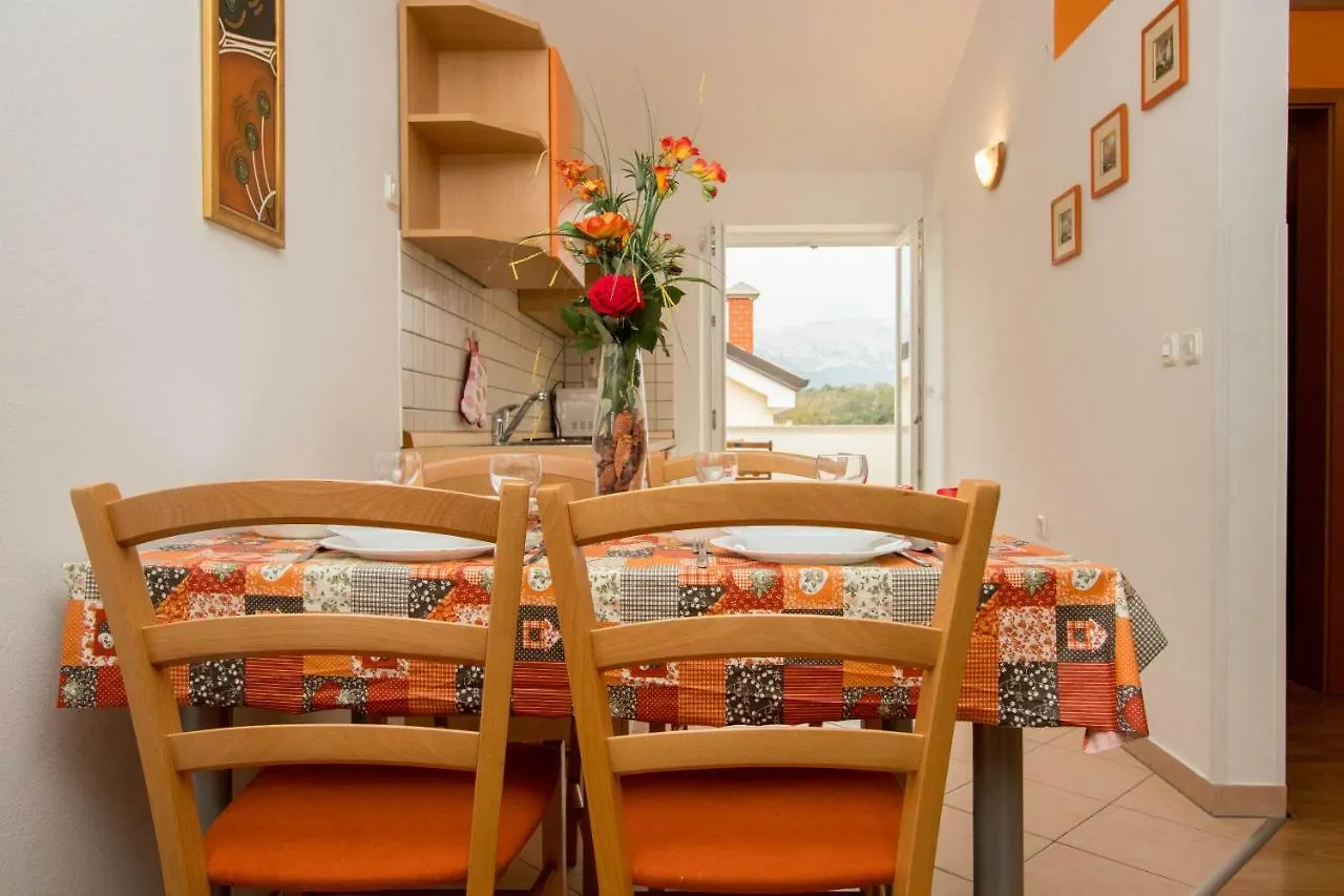 Charming Apartments Do-Ma-Ni Baska  Croatia