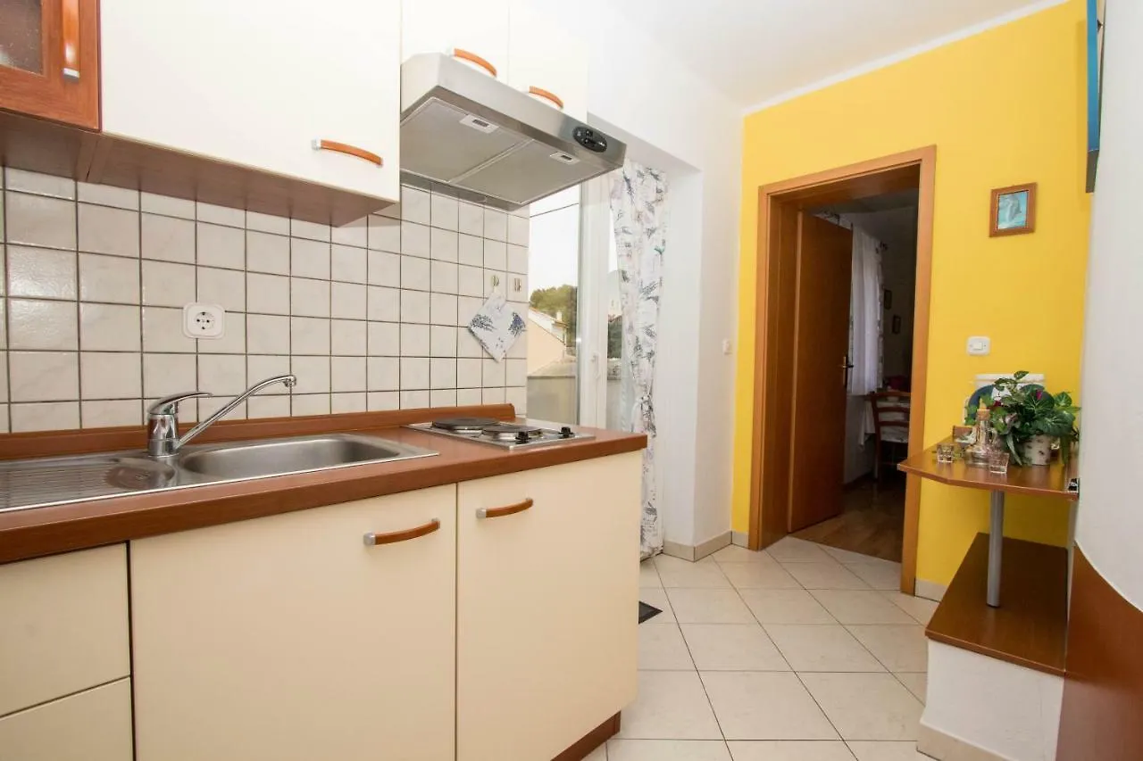 Charming Apartments Do-Ma-Ni Baska  Croatia
